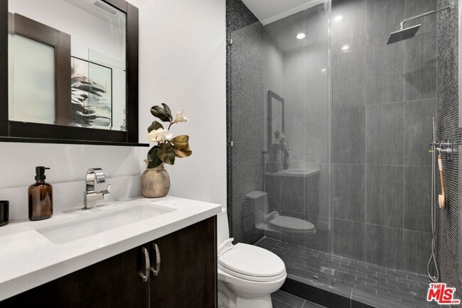 Building Photo - 3116 Elvido Dr