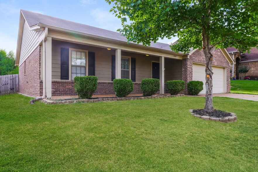 Building Photo - 1609 Sawmill Creek Ln