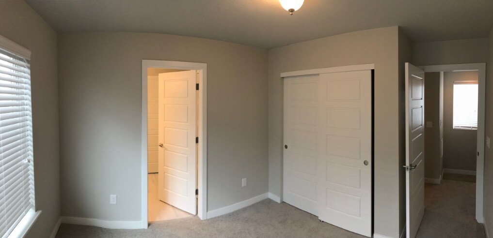 Building Photo - 2392 S Scranton St