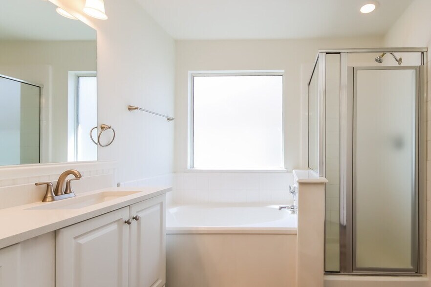 Building Photo - 22538 High Point Pines Dr