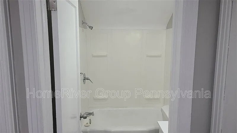 Building Photo - 1255 Shadycrest Dr