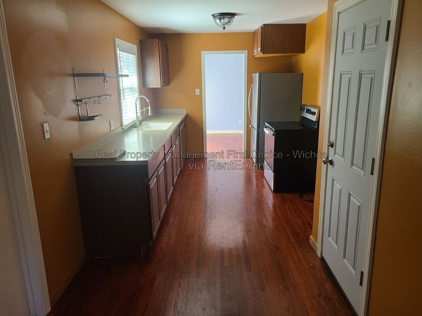Building Photo - 340 N Brookside St
