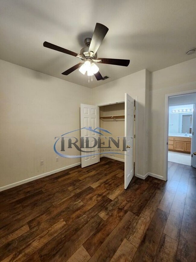 Building Photo - 3 bedroom, 2 bath house