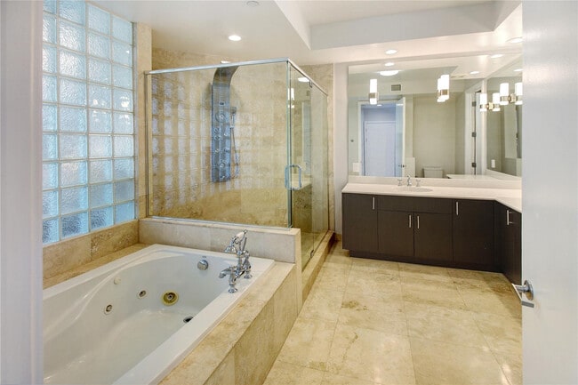 Building Photo - 301 Hendricks Isle