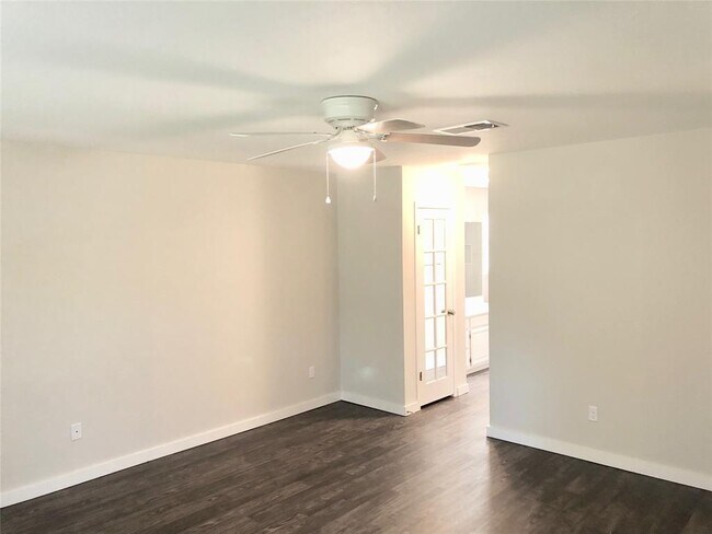 Building Photo - 8008 Nairn Dr