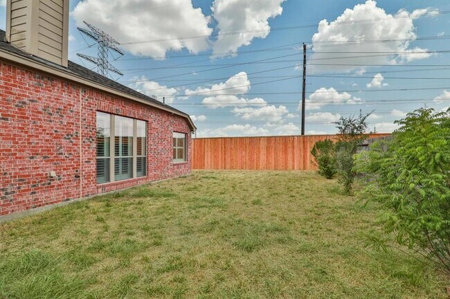 Building Photo - 17515 Burkhart Ridge Dr