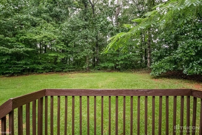 Building Photo - 3833 Greenbrook Dr