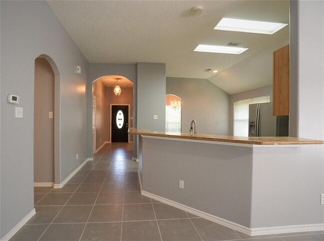 Building Photo - 106 S Abram Cir