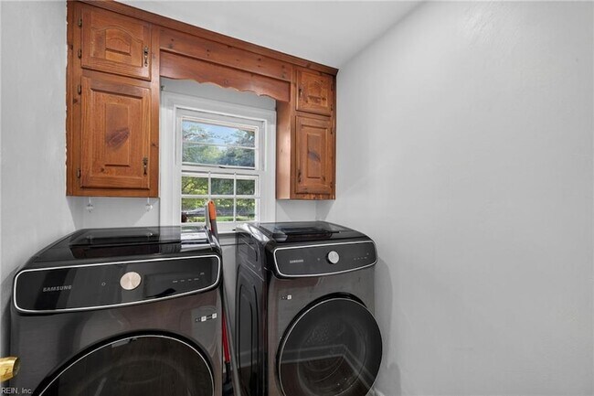 Building Photo - 3408 Montgomery Pl