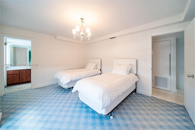 Building Photo - 5415 Collins Ave