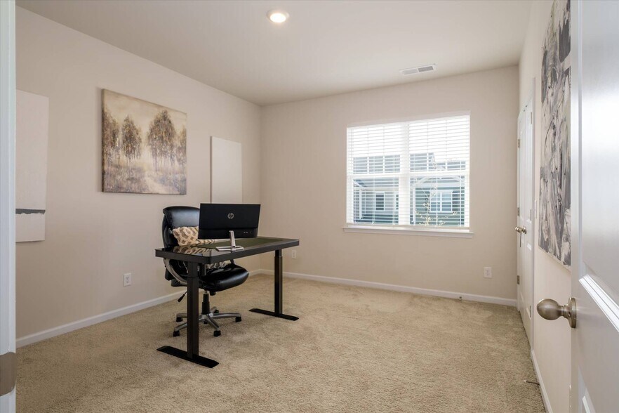 Building Photo - 8156 Merryvale Ln