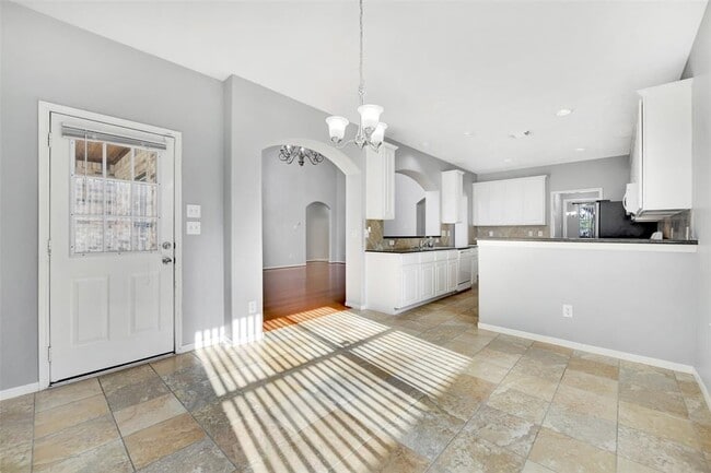 Building Photo - 2510 Pine Brook Dr