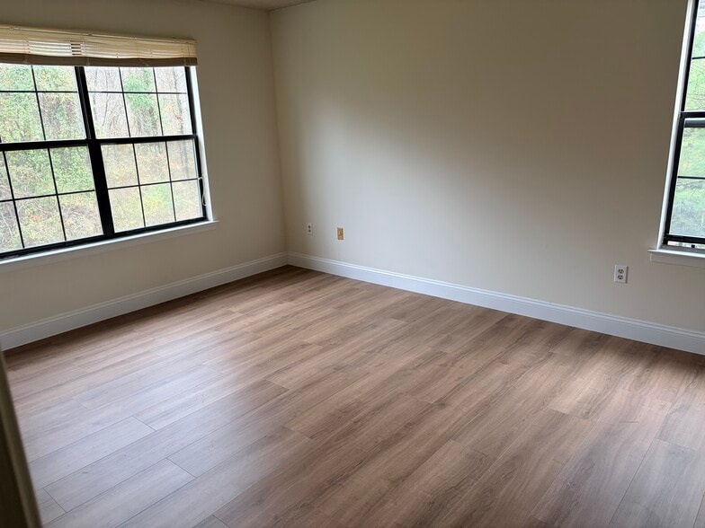 Building Photo - 127 Irving Pl