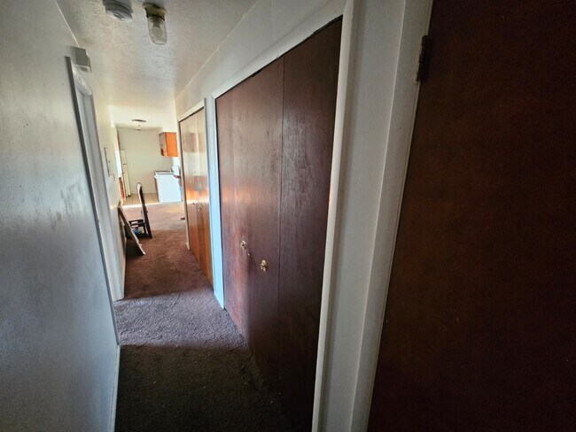 Building Photo - 1885 N Taylor Rd