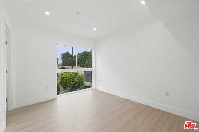 Building Photo - 4922 S Centinela Ave