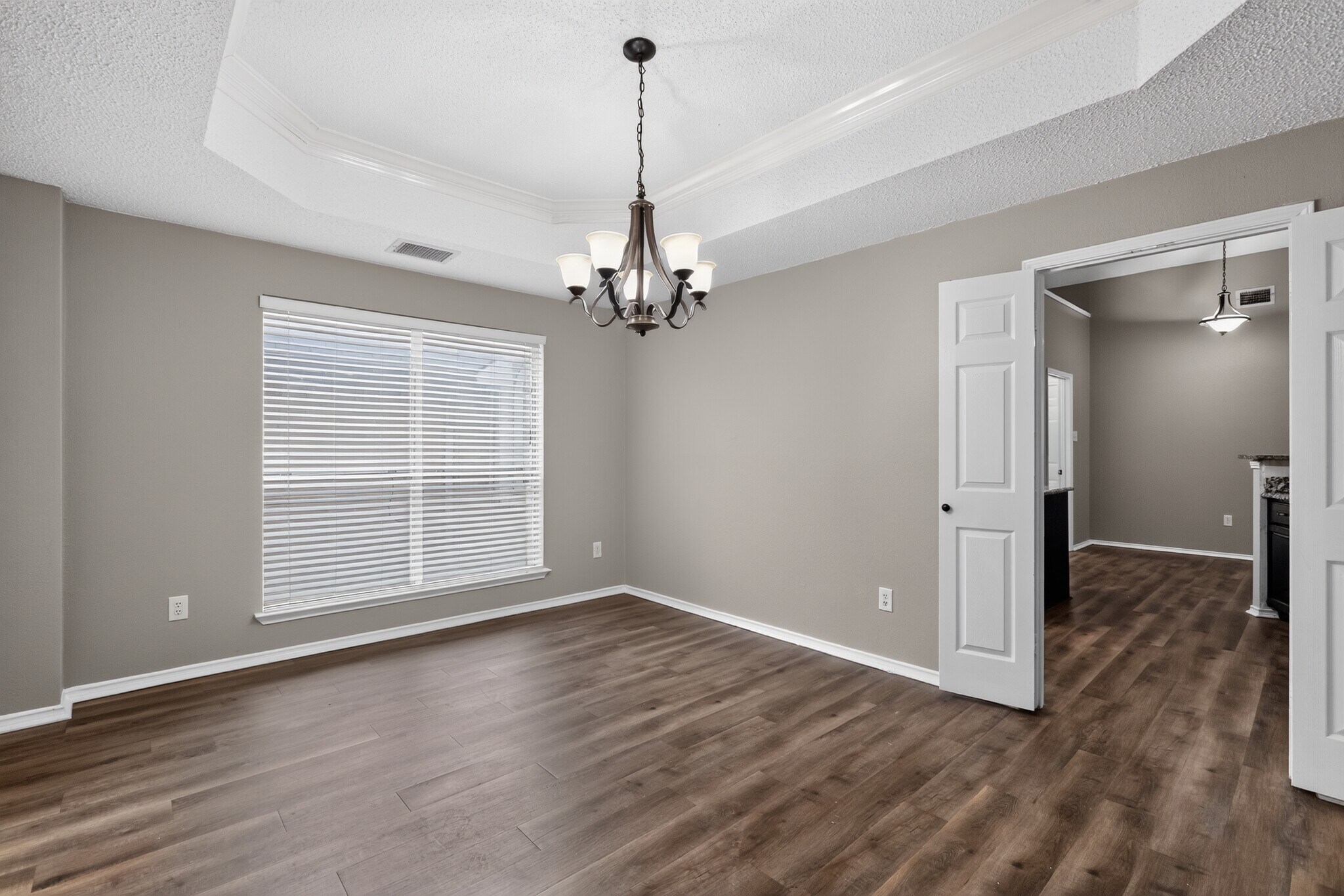 Building Photo - 1624 Ariel Dr