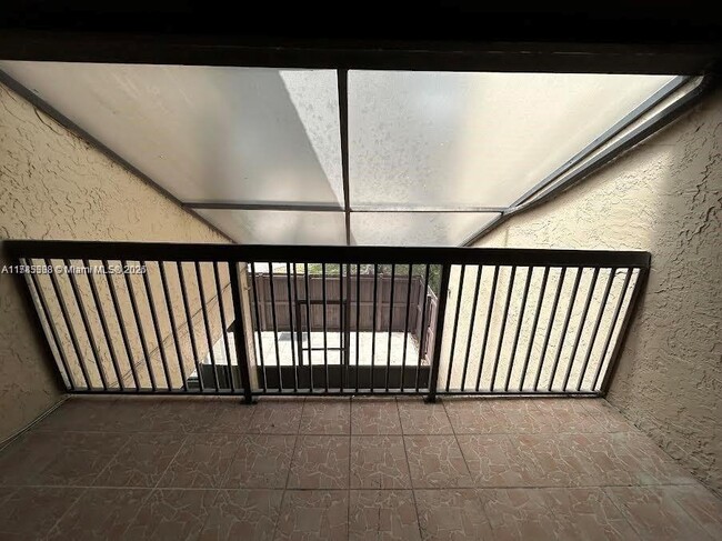 Building Photo - 2101 Bayberry Dr