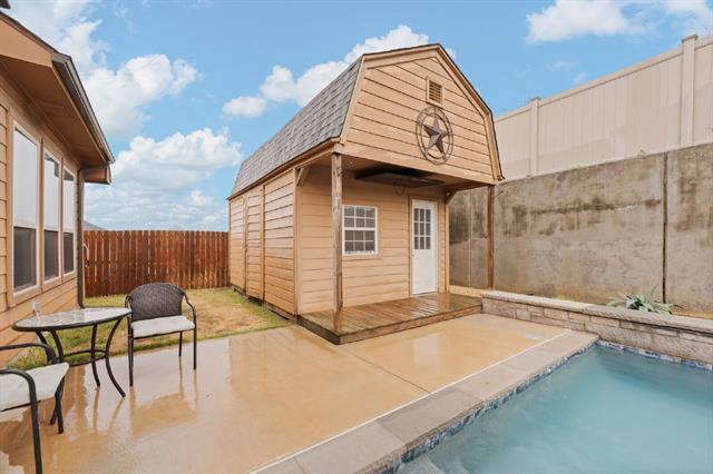 Building Photo - 400 Hidden Lake Ct