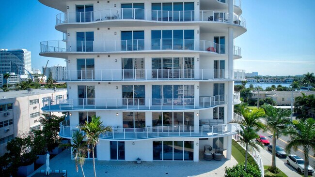 Building Photo - 612 Bayshore Dr