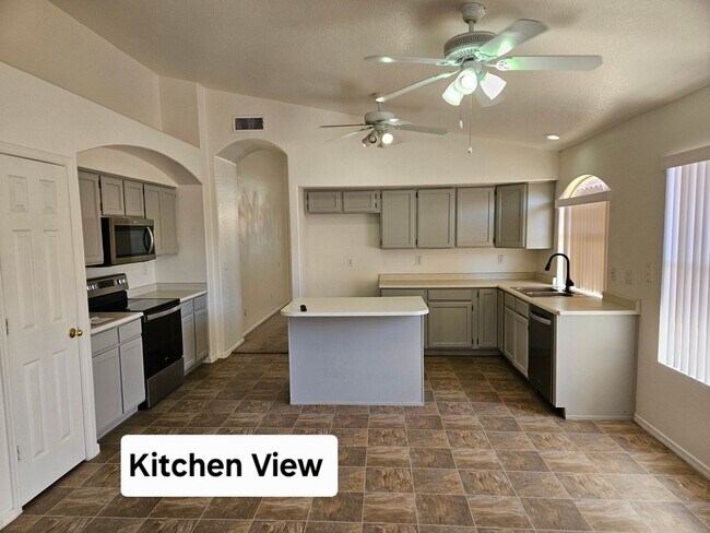 Building Photo - 4 BRM, 2 BA. HOME IN VAL VISTA PLACE in GI...