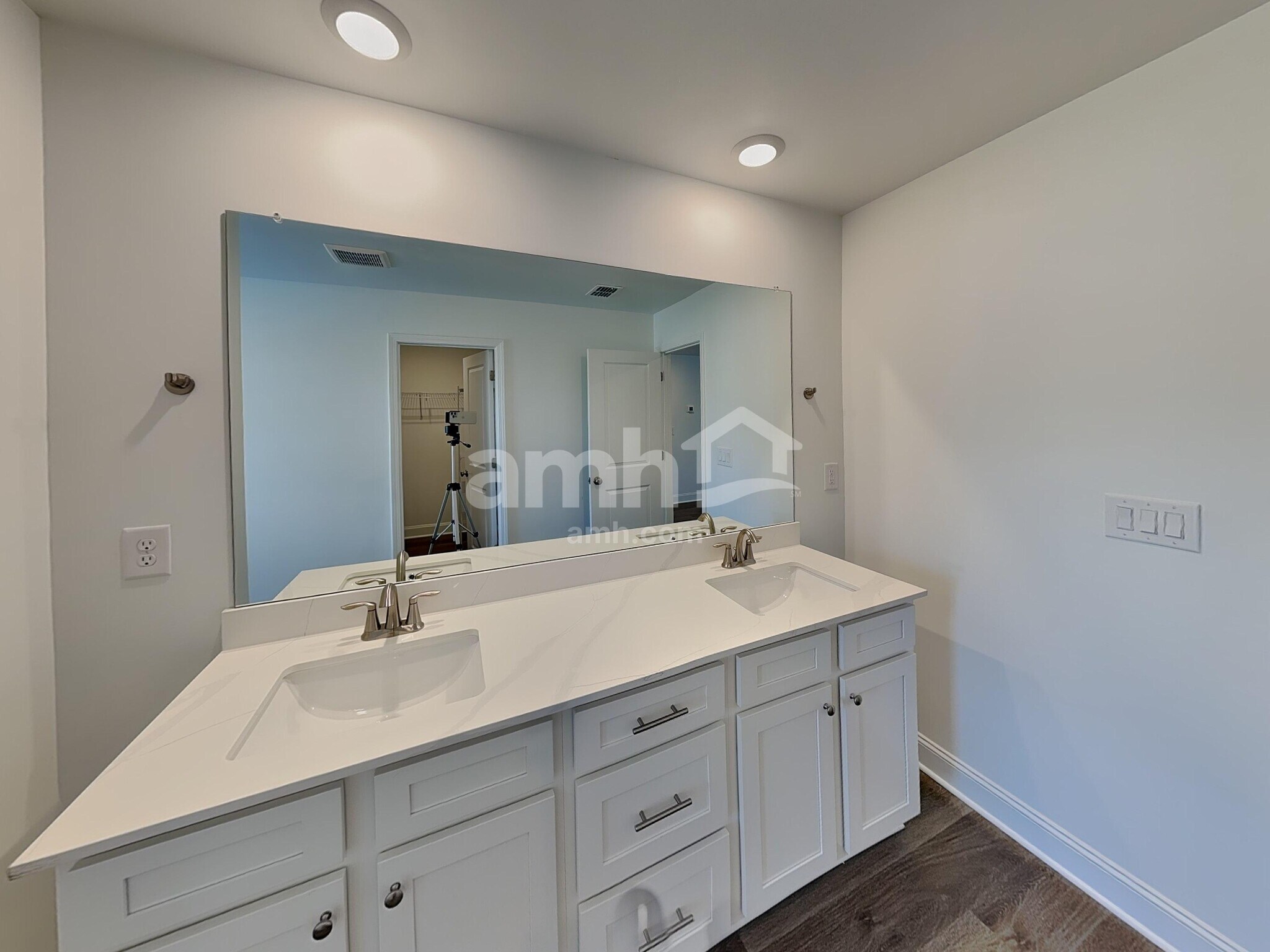 Building Photo - 1409 Aquamarine Dr