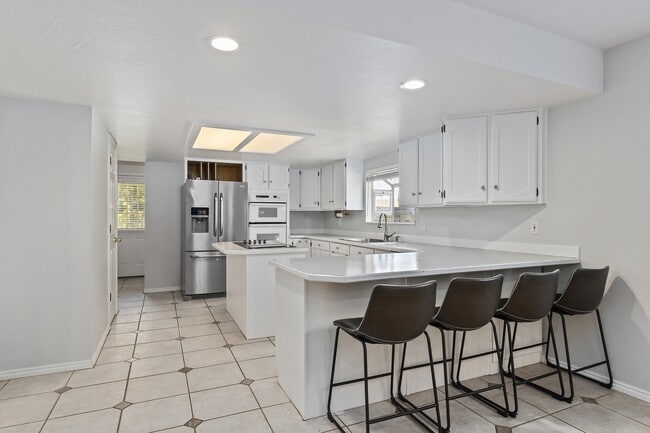 Building Photo - 3666 Pearblossom Cir