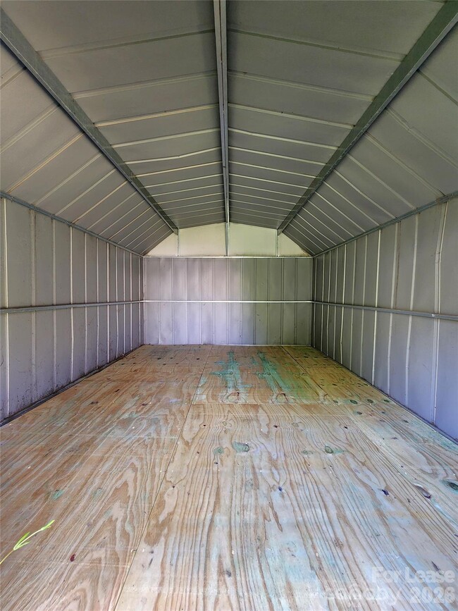 Building Photo - 121 Willow Ln NW