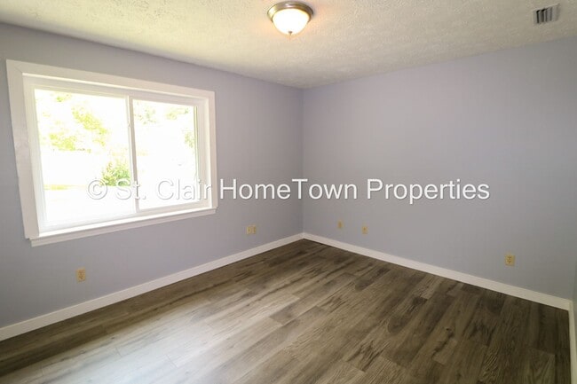 Building Photo - Duplex Downtown Pell City