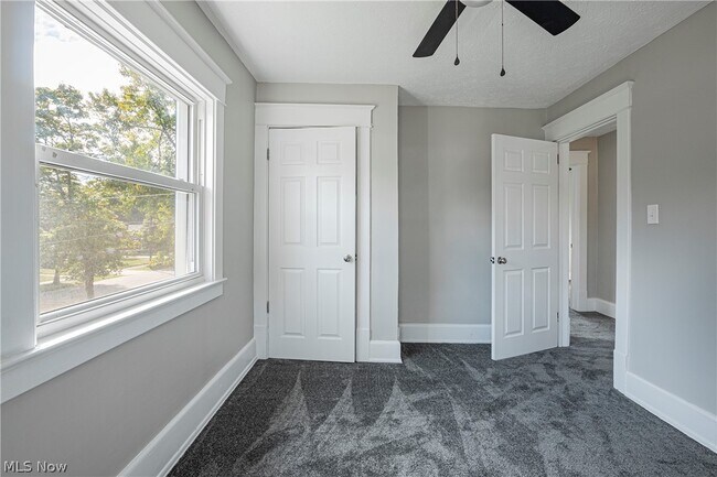 Building Photo - 486 Sumatra Ave
