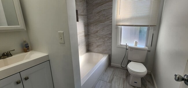 Building Photo - Renovated single-family home