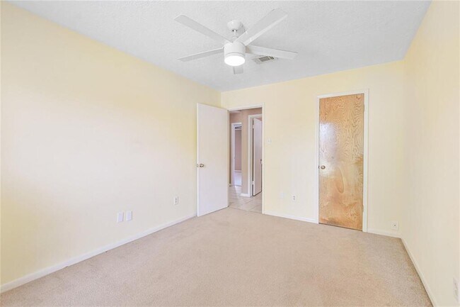Building Photo - 3107 Woodstone Dr