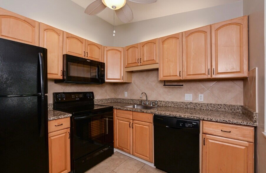 Building Photo - 800 NW Fork Rd