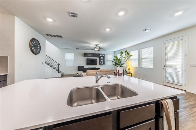 Building Photo - 1111 Diggy Dr
