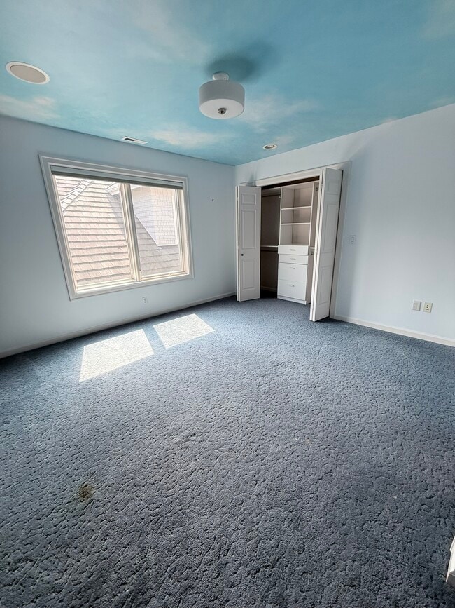 Building Photo - 2513 204th Terrace NE