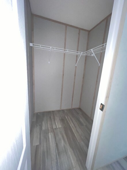 Building Photo - 4 N Shawnee Plains Ct