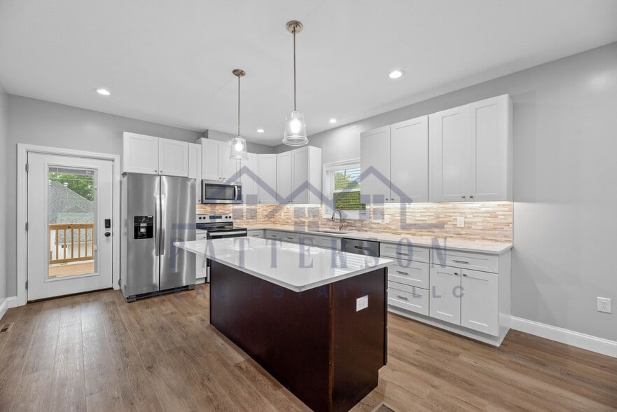 Building Photo - 2544 Bernhurst Dr