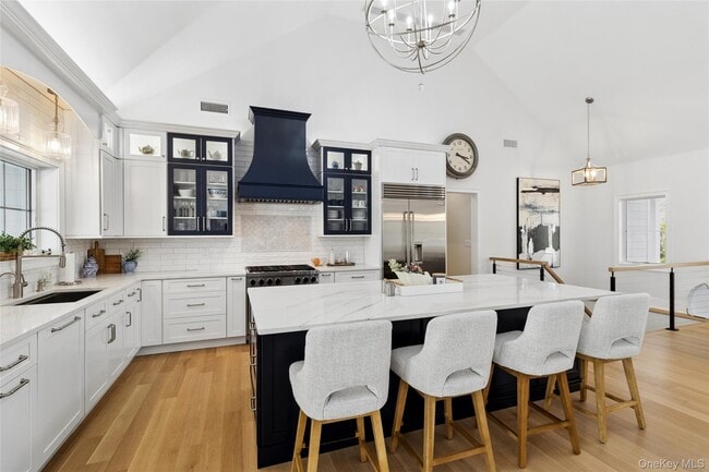 Building Photo - 47 Old Riverhead Rd