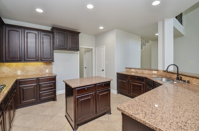 Building Photo - 9819 St Romain Dr