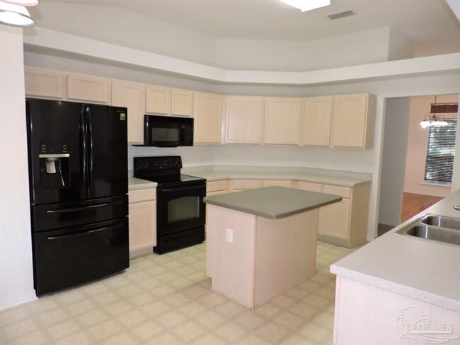 Building Photo - 7061 Season Dr