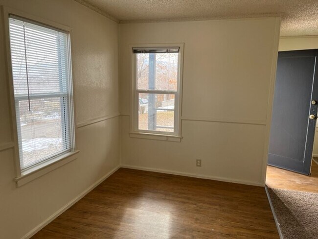 Building Photo - 1 Montana in Pine Creek Village