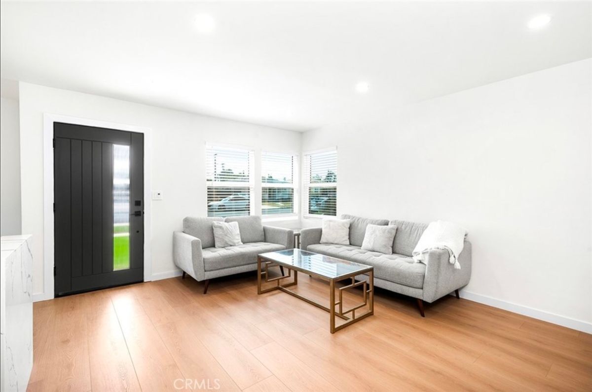 Building Photo - 765 E Silva St