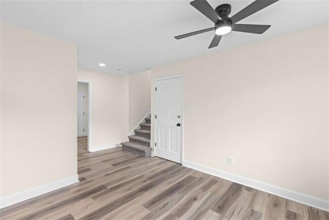 Building Photo - 2250 Ridge Forest Dr