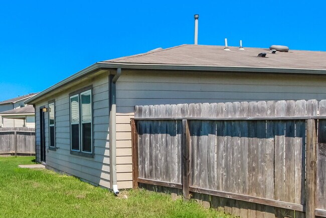 Building Photo - 12302 Skyview Amber Ct