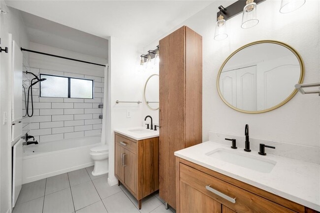 Building Photo - 6000 Shepherd Mountain Cove