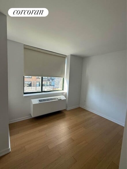 Building Photo - 75 W End Ave