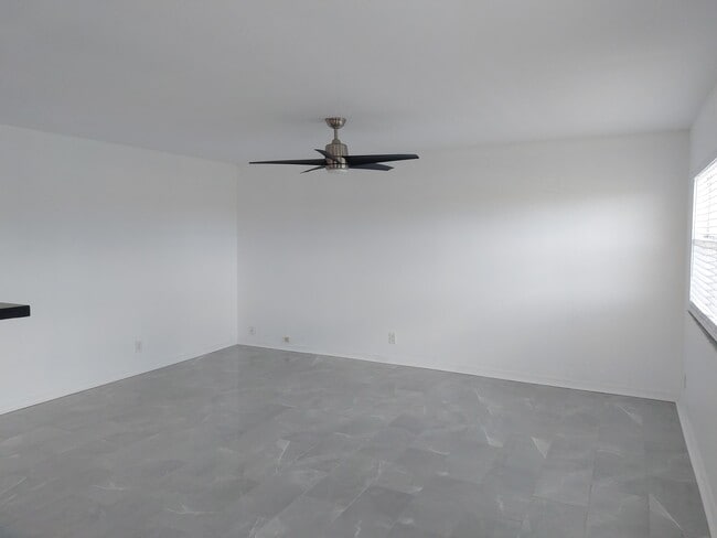 Building Photo - 196 Tuscany Ln