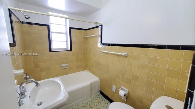 Building Photo - 2322 Wilson St