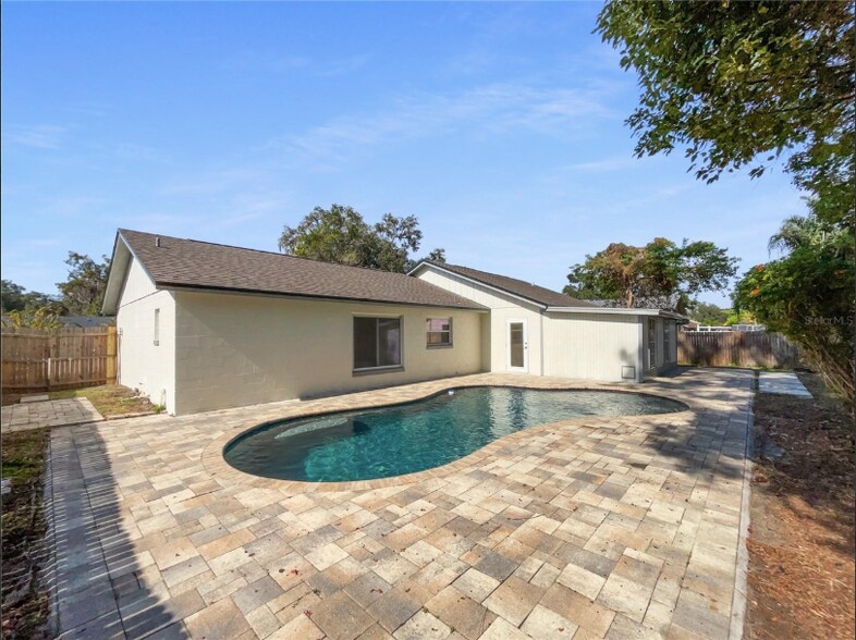 Building Photo - 831 Haulover Dr