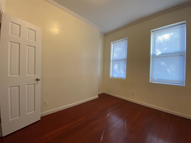 Building Photo - 519 Palisade Ave