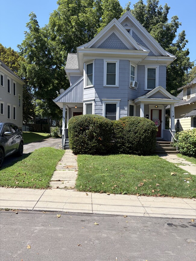 Building Photo - 136 Reed Ave